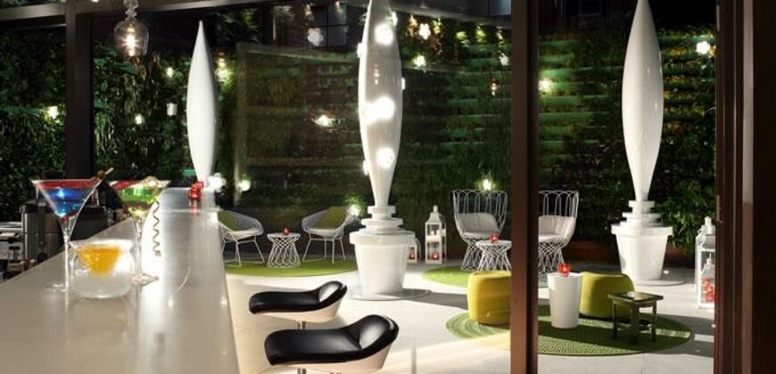 Hyde By Wanders and Yoo